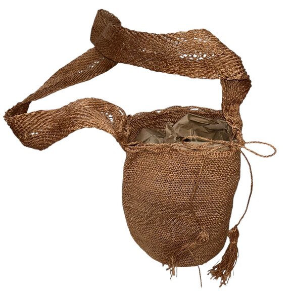 Handmade woven straw WONDERFUL small cross body bucket bag purse TRAVEL - Picture 1 of 4
